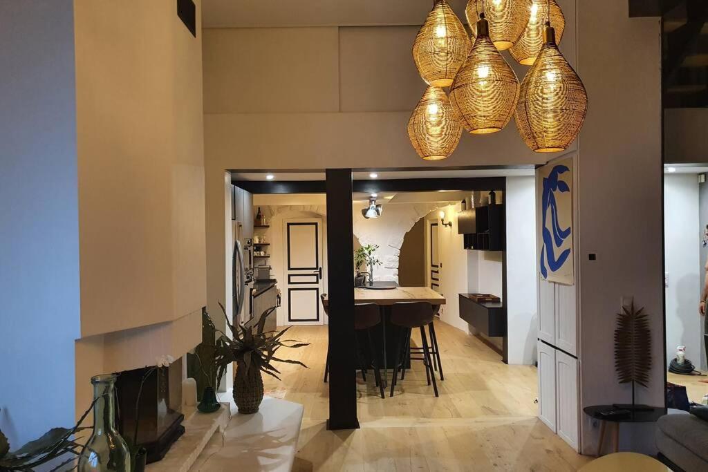 Loft De Type Industriel Et Spacieux ニース エクステリア 写真